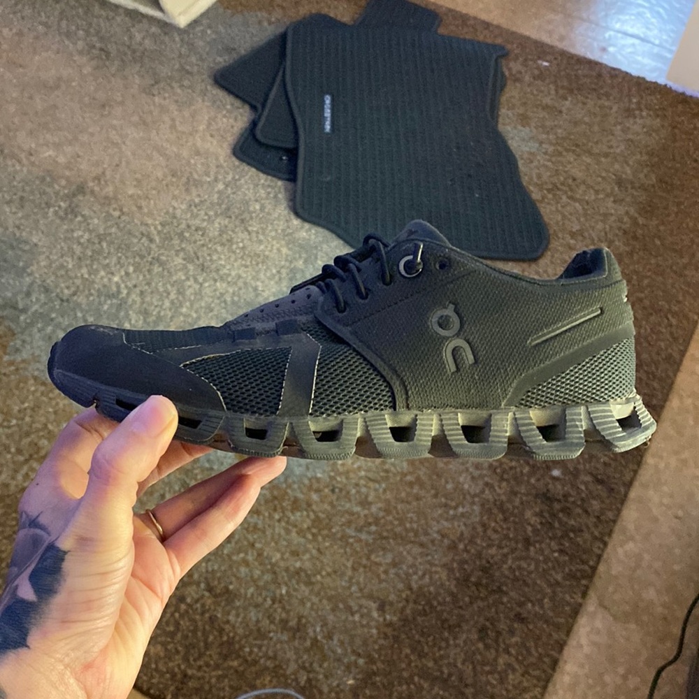 QC shoes black